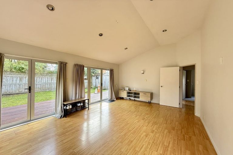 Photo of property in 10a Olwyn Place, Greenhithe, Auckland, 0632