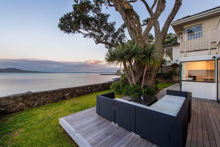 Photo of property in 2/259 Hurstmere Road, Takapuna, Auckland, 0622