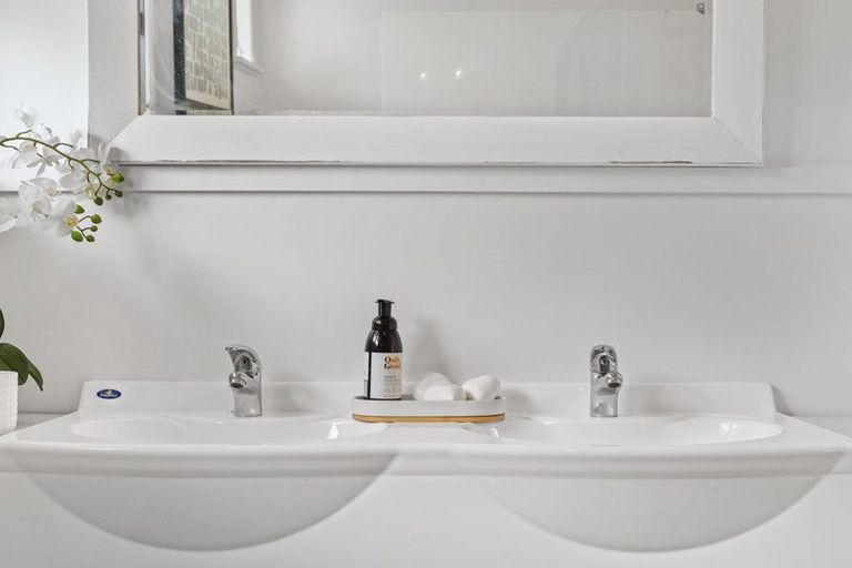 Photo of property in 1886 State Highway 1, Kaiwaka, 0573