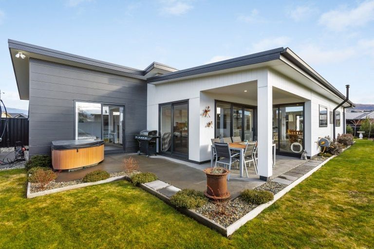 Photo of property in 1 Fraer Street, Cromwell, 9310