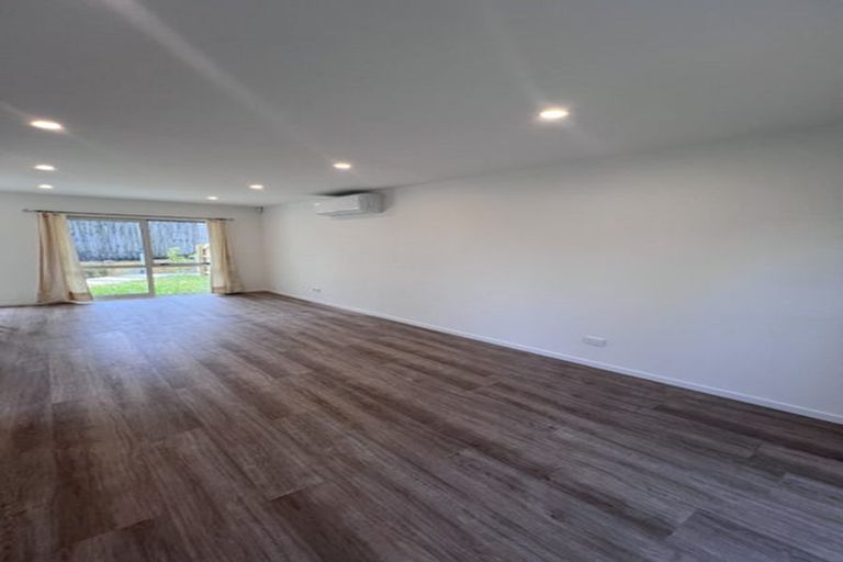 Photo of property in 7 Sheralee Place, Bucklands Beach, Auckland, 2014
