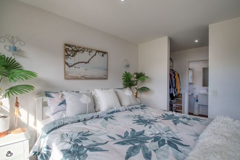 Photo of property in 1 Woodley Place, Glenorchy, 9372