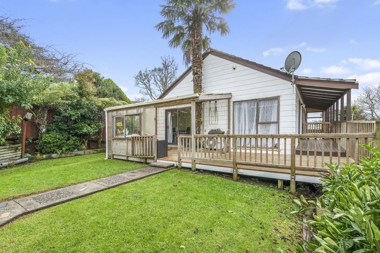 Photo of property in 71 Reynella Drive, Massey, Auckland, 0614
