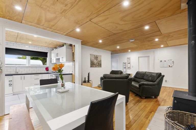 Photo of property in 15 John Road, Fairy Springs, Rotorua, 3015