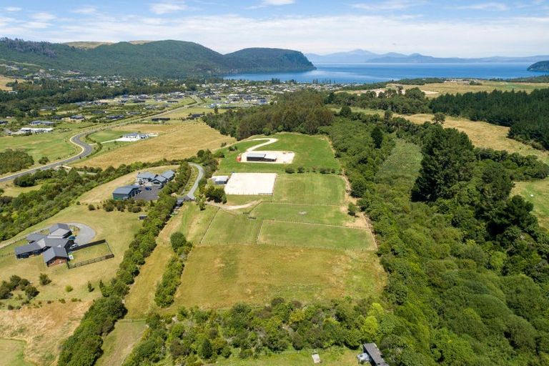 Photo of property in 12 Oakdale Drive, Kinloch, Taupo, 3377