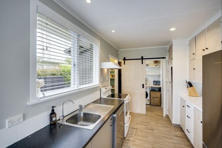 Photo of property in 21 Upham Street, Havelock North, 4130