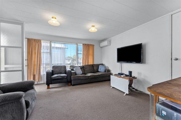 Photo of property in 144 Mahia Road, Wattle Downs, Auckland, 2103
