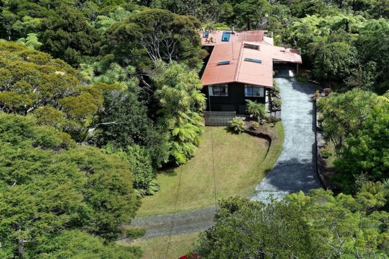 Photo of property in 256 Piha Road, Piha, New Lynn, 0772