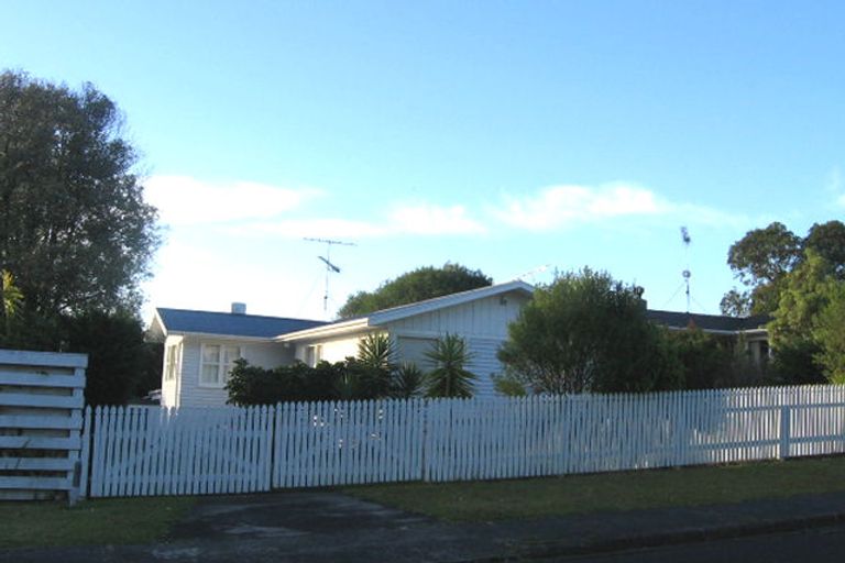 Photo of property in 19 Bruce Road, Glenfield, Auckland, 0629