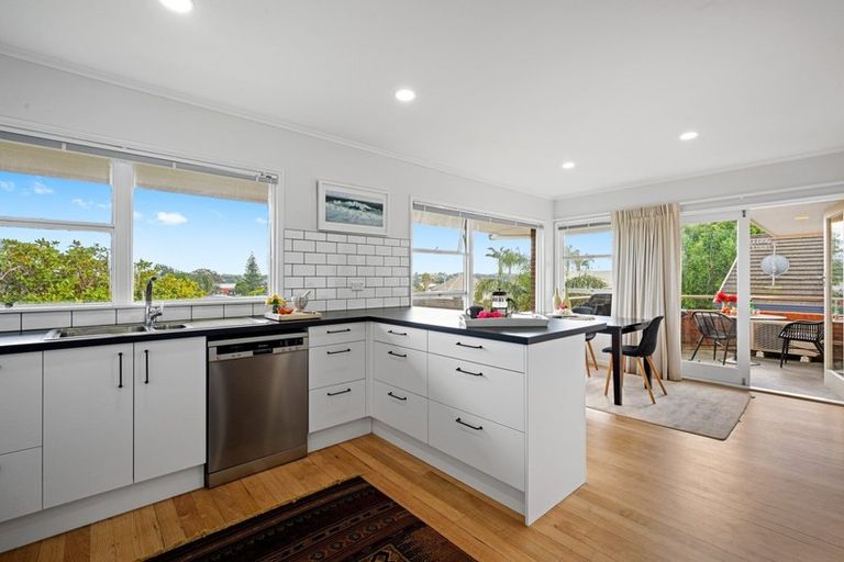 Photo of property in 37 Clovelly Road, Bucklands Beach, Auckland, 2012