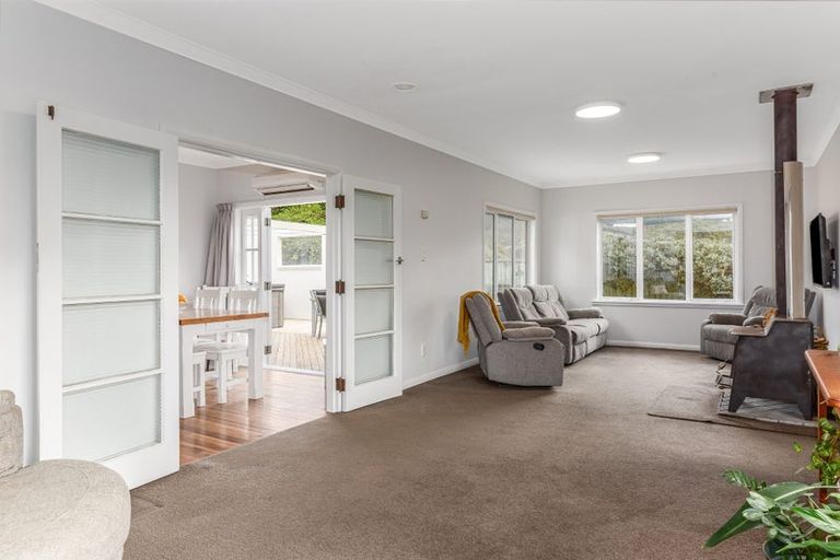 Photo of property in 3 Bell Street, Tawa, Wellington, 5028