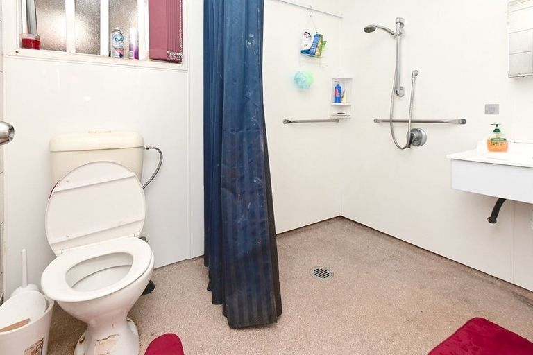 Photo of property in 5 Bundena Place, Clendon Park, Auckland, 2103