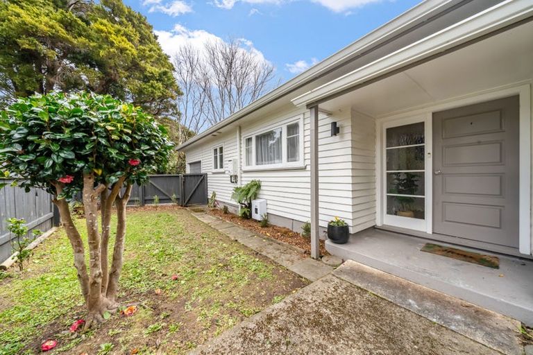 Photo of property in 2 Wood Street, Wallaceville, Upper Hutt, 5018