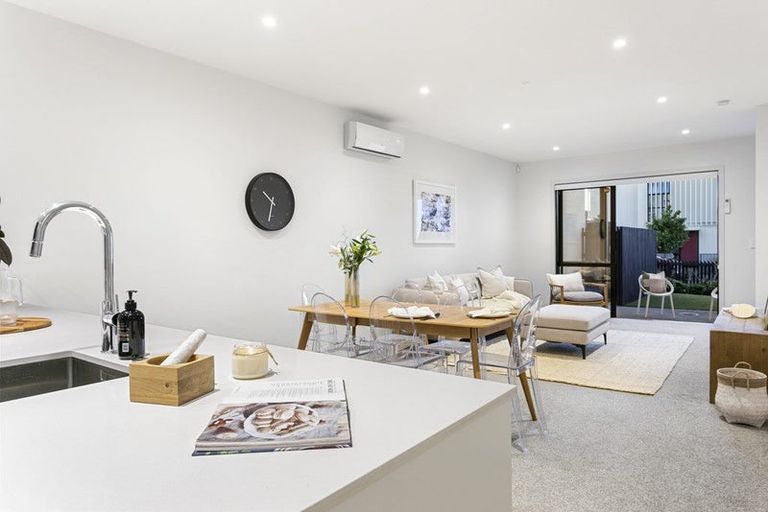 Photo of property in 28 Walter Merton Road, Hobsonville, Auckland, 0616