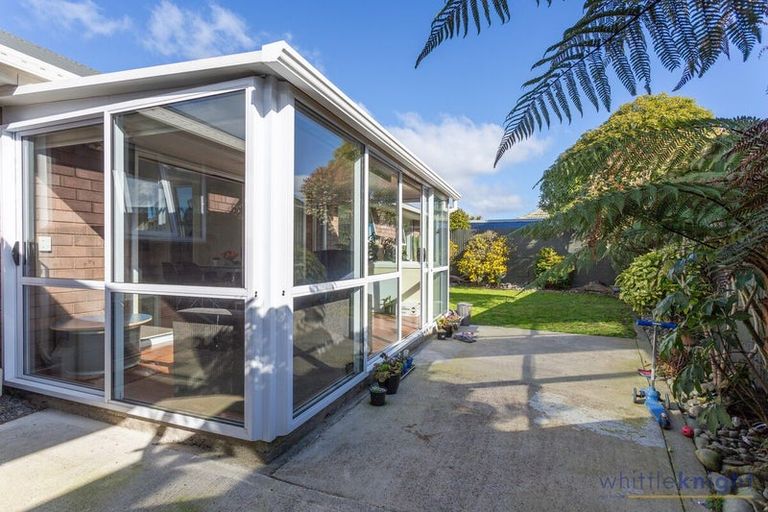 Photo of property in 292a Wainoni Road, Avondale, Christchurch, 8061