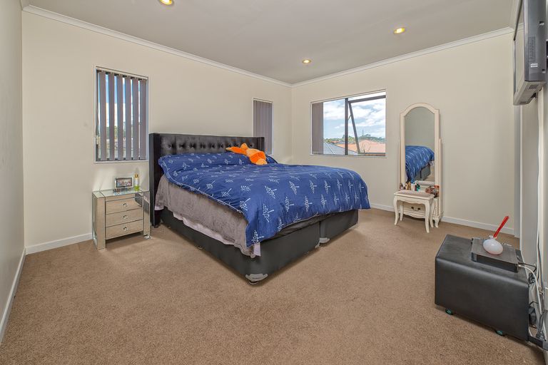 Photo of property in 51 Saralee Drive, Manurewa, Auckland, 2105