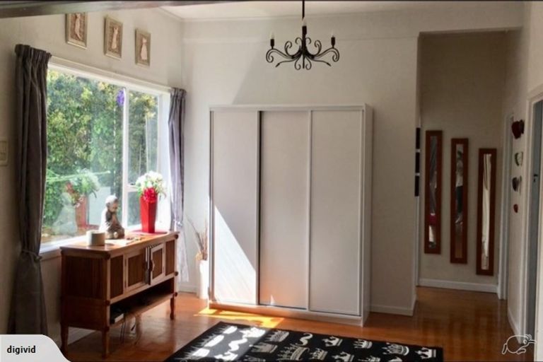 Photo of property in 1 Waiau Street, Torbay, Auckland, 0630