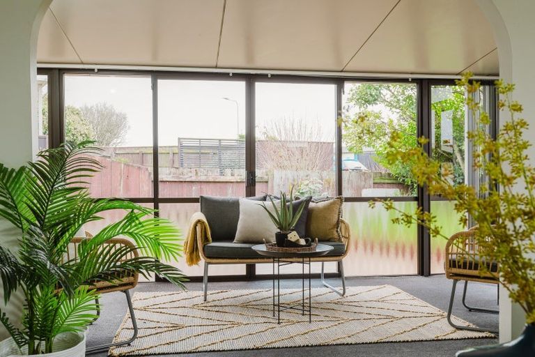 Photo of property in 35 Totara Road, Awapuni, Palmerston North, 4412