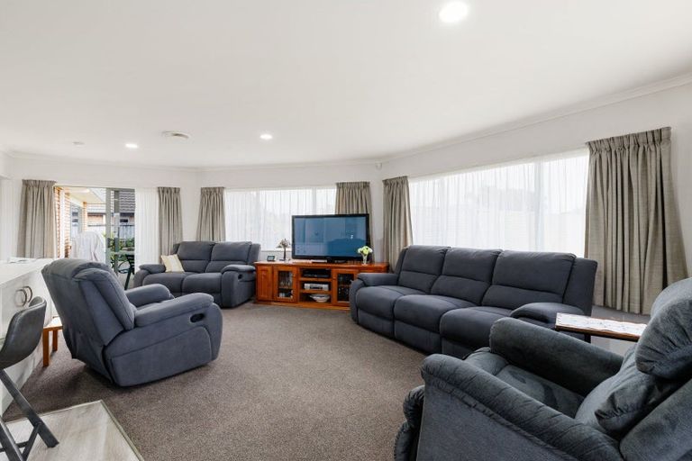 Photo of property in 2 Brunswick Place, Rototuna North, Hamilton, 3210