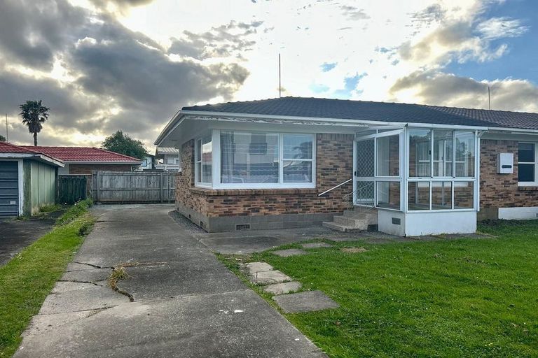 Photo of property in 1/32 Dale Crescent, Pakuranga, Auckland, 2010