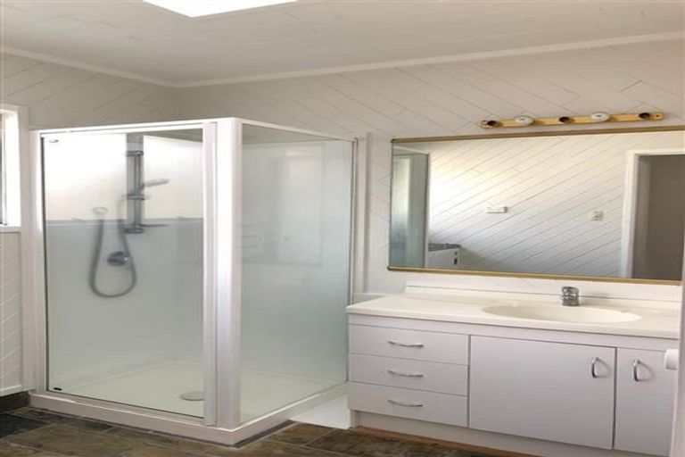 Photo of property in 24 Mirrabooka Avenue, Botany Downs, Auckland, 2010