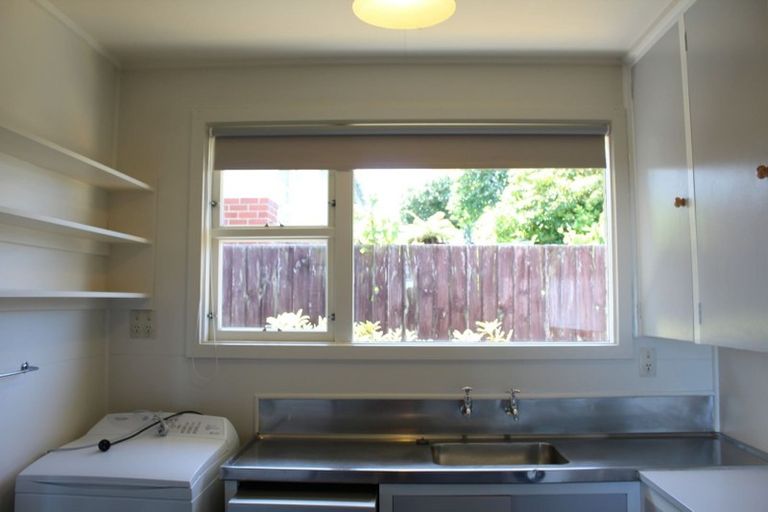 Photo of property in 92 Eglinton Road, Mornington, Dunedin, 9011