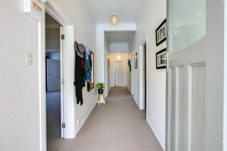 Photo of property in 28 Avenue Road, Greenmeadows, Napier, 4112