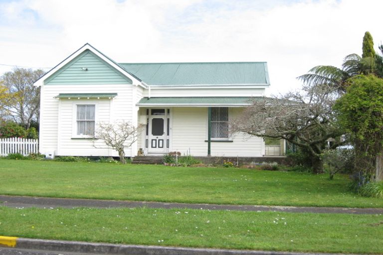 Photo of property in 54 Mahoe Street, Inglewood, 4330