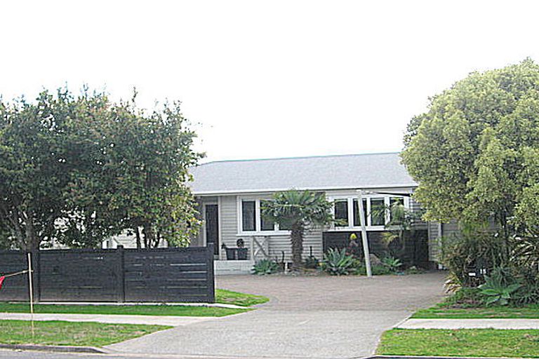 Photo of property in 15 Tui Street, Mount Maunganui, 3116