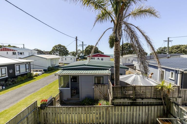 Photo of property in 59 Fifth Avenue, Urenui, 4377