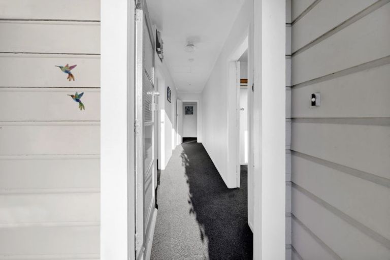 Photo of property in 2 Tawhiti Road, Hawera, 4610