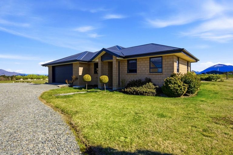 Photo of property in 19 The Drive, Twizel, 7999