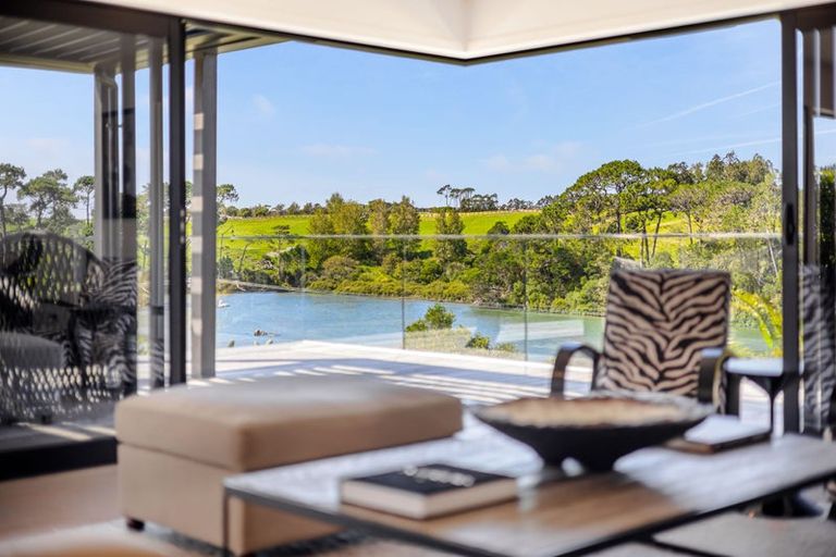 Photo of property in 10 York Terrace, Riverhead, 0820