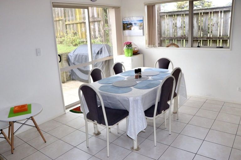 Photo of property in 30a Trinidad Road, Sunnynook, Auckland, 0620