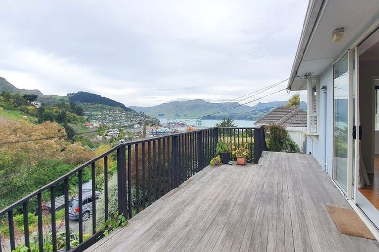 Photo of property in 19 Walkers Road, Lyttelton, 8082