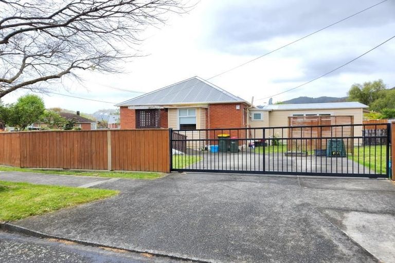 Photo of property in 10 Feist Street, Naenae, Lower Hutt, 5011