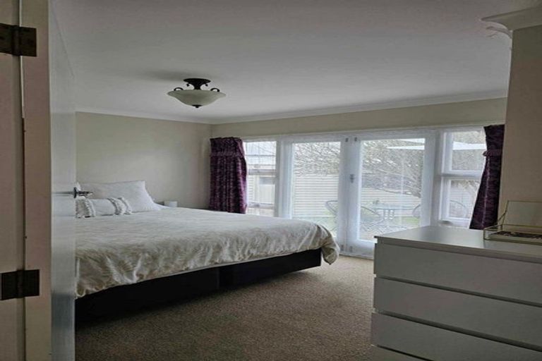 Photo of property in 6 Norrie Street, Redwood, Christchurch, 8051