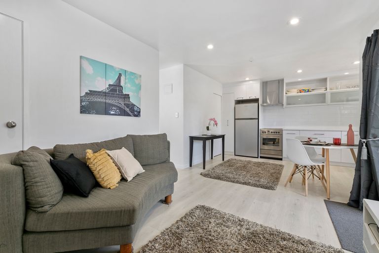 Photo of property in 13/3 The Avenue, Albany, Auckland, 0632