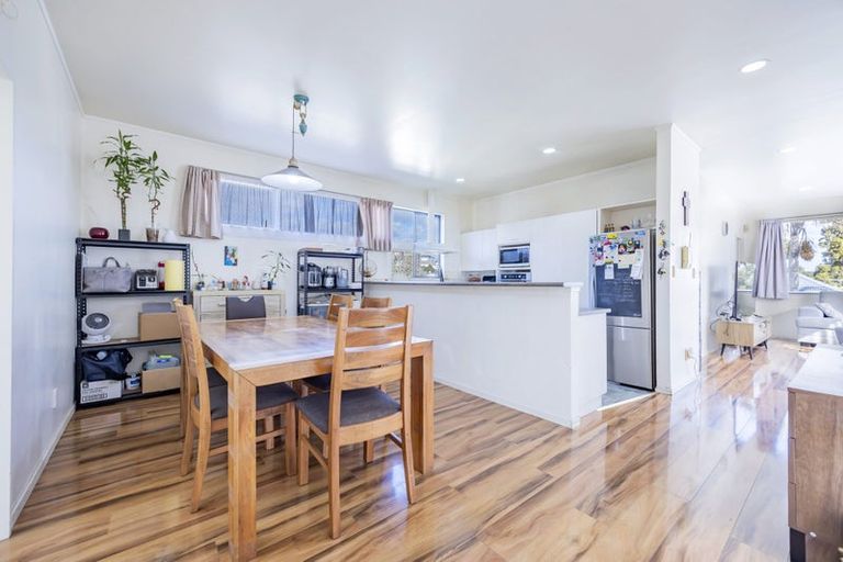 Photo of property in 1/410 Glenfield Road, Glenfield, Auckland, 0629