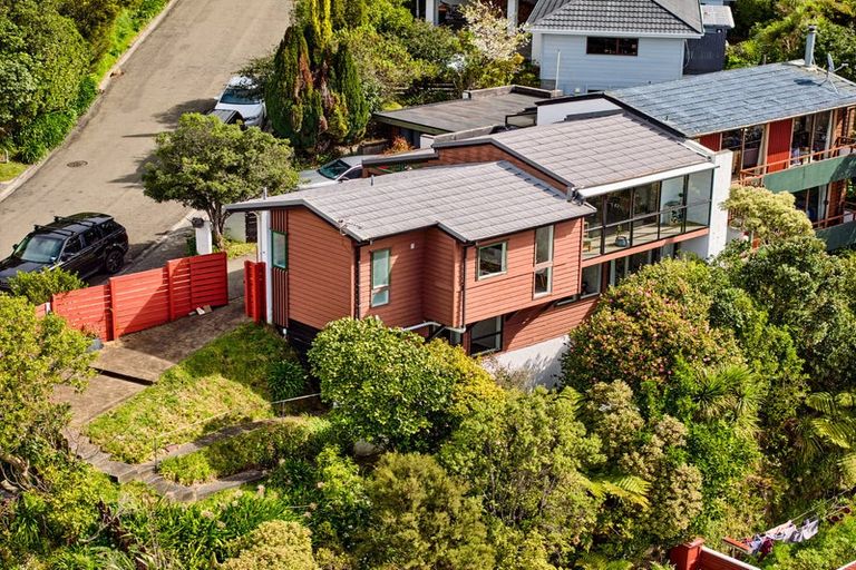 Photo of property in 2 Hawick Street, Karori, Wellington, 6012