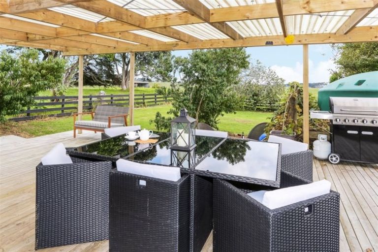 Photo of property in 104 Kaihau Road, Karioitahi, Waiuku, 2683