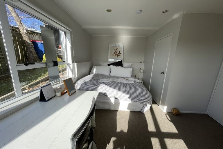 Photo of property in 2/14 Camilla Grove, Totara Vale, Auckland, 0629