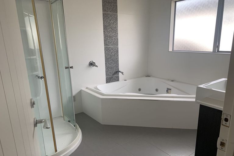 Photo of property in 69 Killybegs Drive, Pinehill, Auckland, 0632