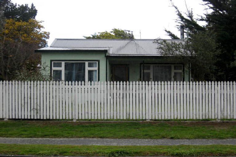 Photo of property in 27 Philip Street, Carterton, 5713