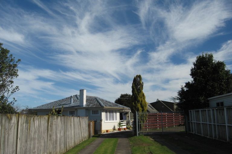Photo of property in 60b Megan Avenue, Pakuranga Heights, Auckland, 2010