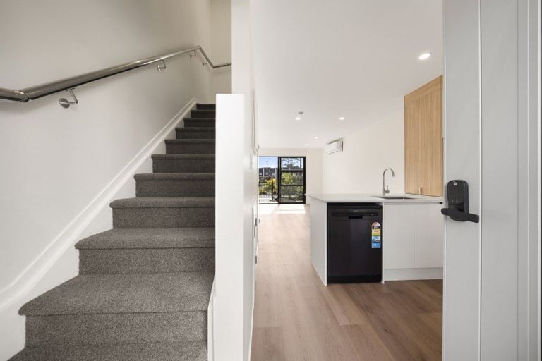 Photo of property in 43 Jabuka Street, Glen Eden, Auckland, 0602