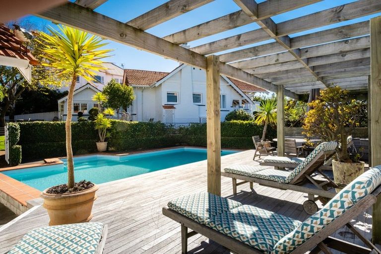 Photo of property in 7 Cobden Lane, Bluff Hill, Napier, 4110