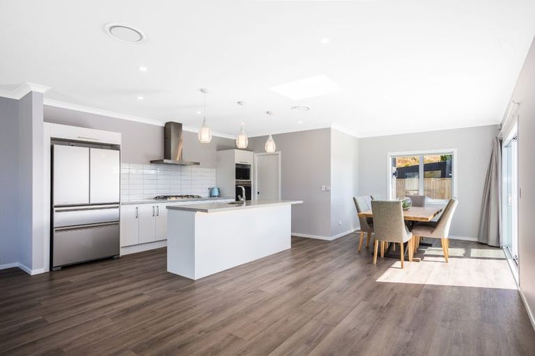 Photo of property in 65 Queen Charlotte Drive, Aotea, Porirua, 5024