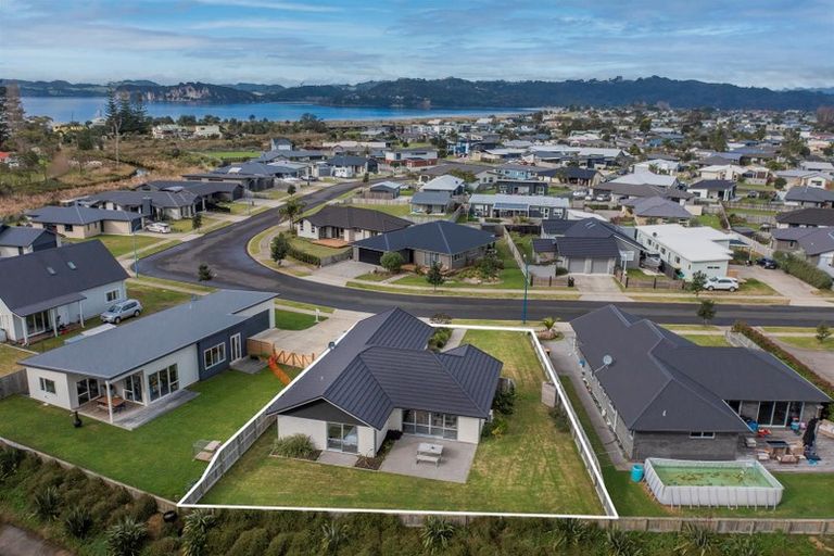 Photo of property in 30 Alf Simpson Drive, Whitianga, 3510