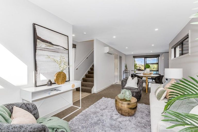 Photo of property in 11a Barberry Grove, Maungaraki, Lower Hutt, 5010